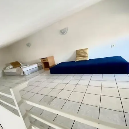Big First Floor Near Arena And Centre 公寓 普拉